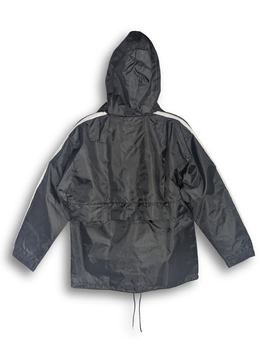 regenjacke mit kapuze farbe schwarz marke fossfour. discount preise sportkleidung. bündchen innen. 