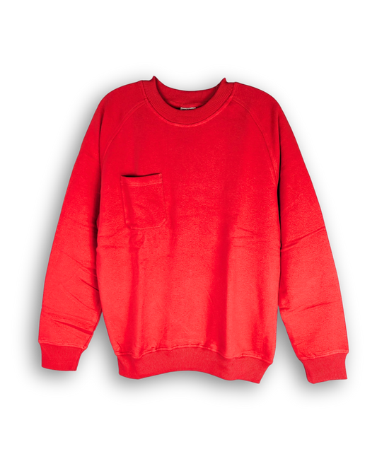 basic pullover in oversize in rot aus baumwolle. günstige auslaufware aus lagerverkauf. mit brusttasche und bündchen an ärmeln und unten. weiter schnitt. marke fossfour.